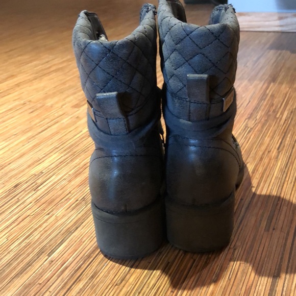 Roxy Boots - Picture 2 of 5